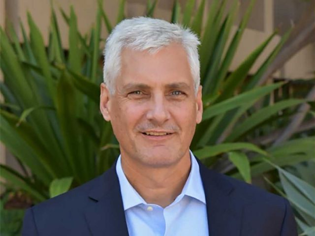Professor Stuart Sweeney Receives Outstanding Graduate Mentor Award
