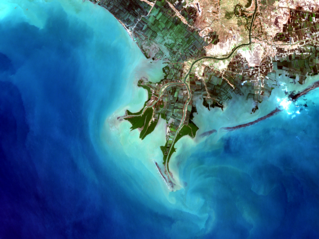 Avulsions on the Pemali Delta, in Indonesia, fit into the backwater-scaled regime. It is one of the 113 examples in the team’s database.